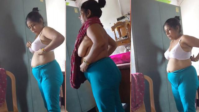 Hot Mom Clothes Change – Aunty Dress Nude Video